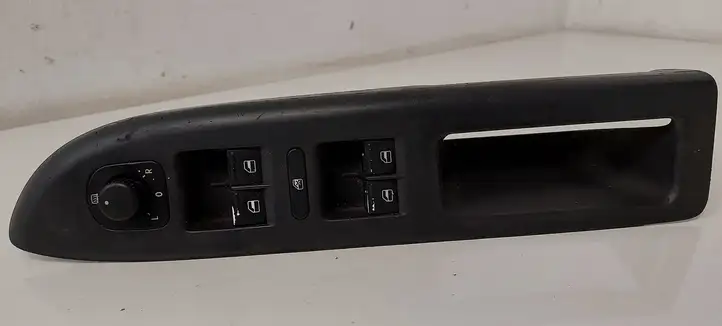 Volkswagen Golf Plus (2004 - 2008) 1K4959857 Кнопка стеклоподъемников — фото 1