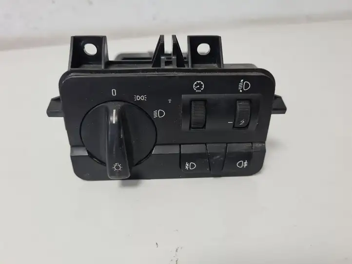 BMW 3 E46 (1998 - 2005) 61316901429 Включатель фонарей — фото 1