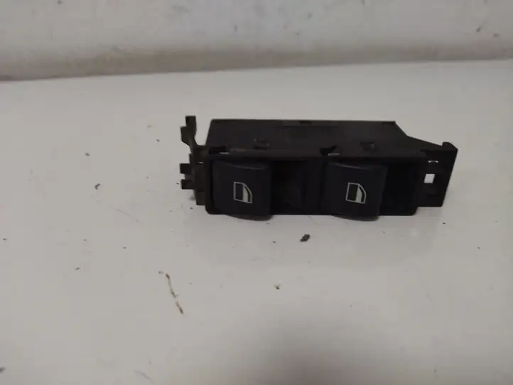 BMW 3 E46 (1998 - 2005) 6902179 Кнопка стеклоподъемников — фото 1