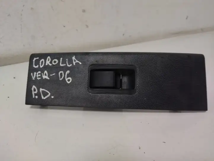 Toyota Corolla Verso AR10 (2004 - 2009) 742310F030 Блок кнопок стеклоподъемников — фото 1