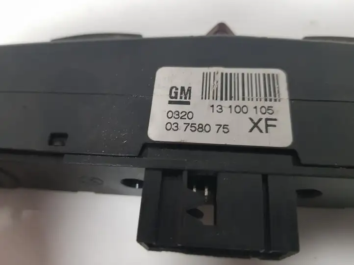 Opel Astra H (2004 - 2009) 03758075 Включатель аварийных фонарей — фото 3