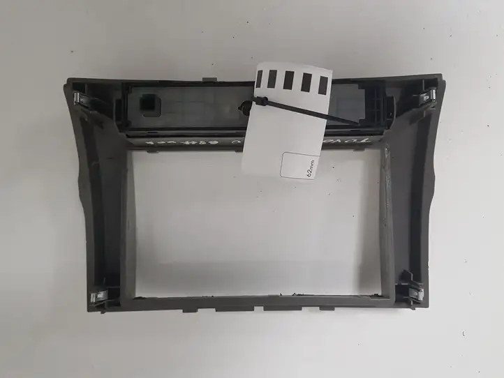 Toyota Corolla Verso AR10 (2004 - 2009) Включатель аварийных фонарей — фото 2