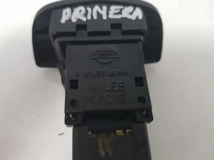 Nissan Primera (2001 - 2008) 06016 Включатель аварийных фонарей — фото 3