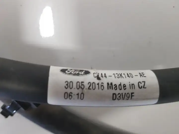 Ford Kuga II (2013 - 2019) CV4413K140AE Шланг омывателя фар — фото 1