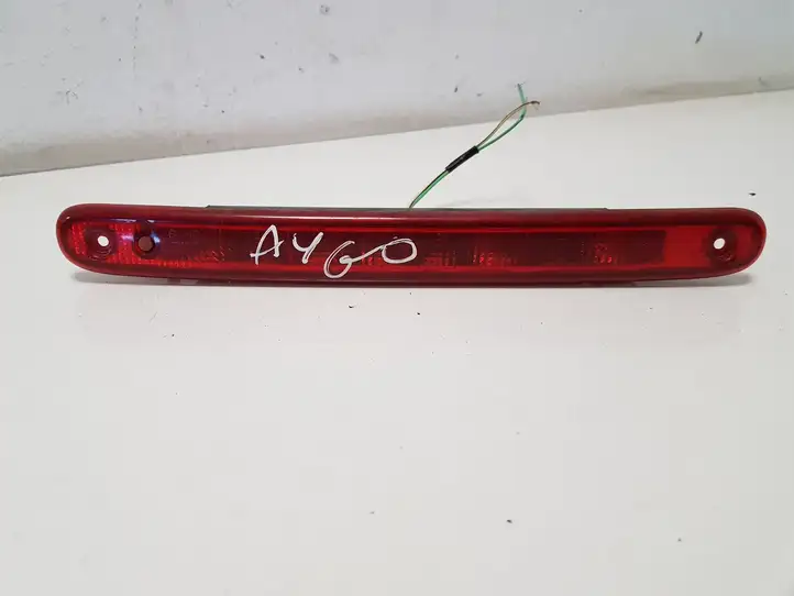 Toyota Aygo AB10 (2005 - 2008) Дополнительный стоп фонарь — фото 1