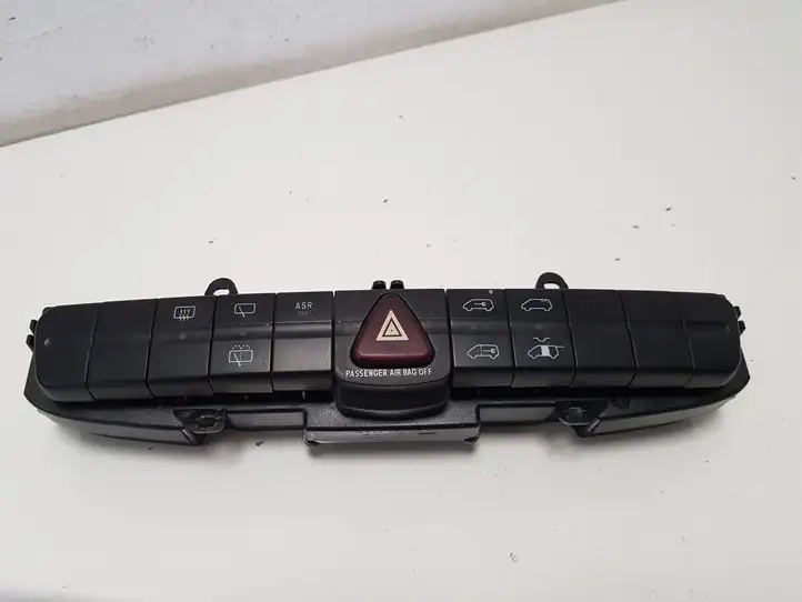 Mercedes-Benz Vaneo W414 (2001 - 2005) 6395450207 Включатель аварийных фонарей — фото 1