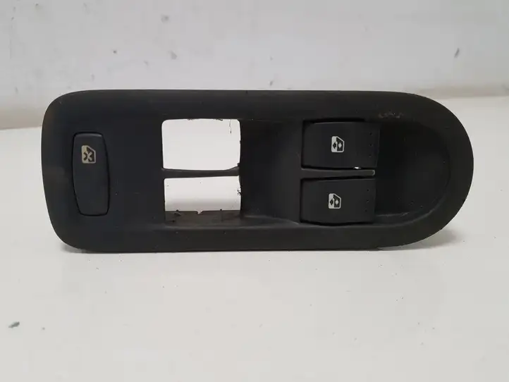 Renault Megane II (2002 - 2005) 156018070 Блок кнопок стеклоподъемников — фото 1