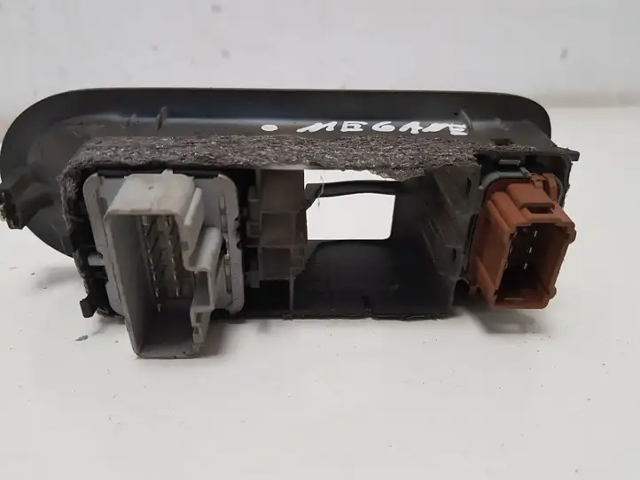 Renault Megane II (2002 - 2005) 156018070 Блок кнопок стеклоподъемников — фото 2