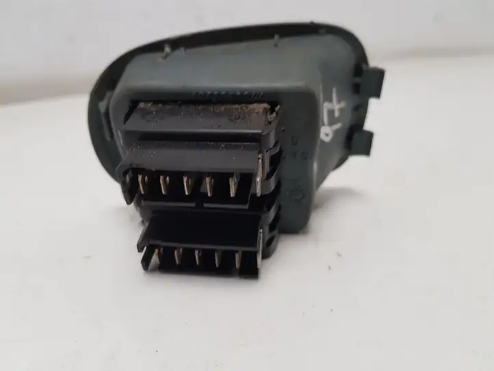 Renault Scenic I (1996 - 2003) 838099G Кнопка стеклоподъемников — фото 2