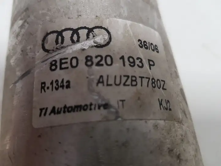 Audi A4 S4 B7 8E 8H (2004 - 2009) 8E0820193P Осушитель кондиционера — фото 4