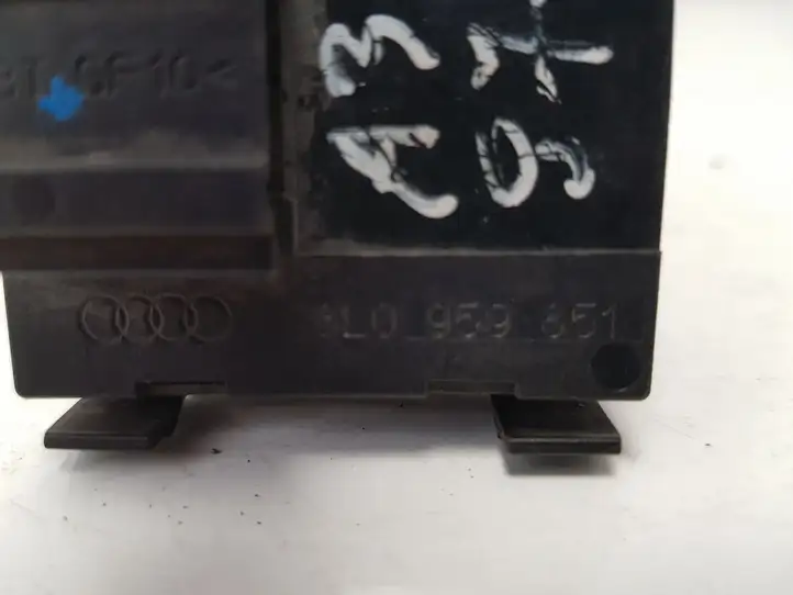 Audi A3/S3 8L (2000 - 2003) 8L0959851 Кнопка стеклоподъемников — фото 2
