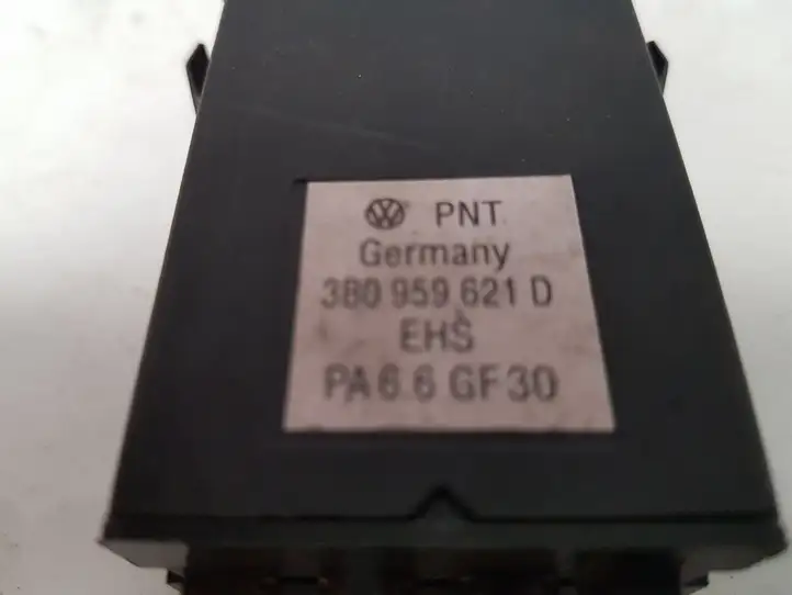 Volkswagen PASSAT B5.5 (2001 - 2005) 3B0959621D Кнопка обогрева стекла — фото 3