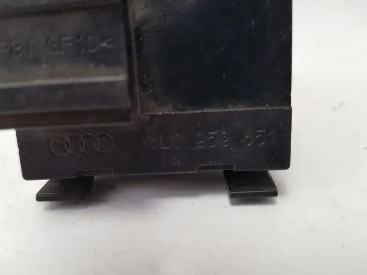Audi A3/S3 8L (2000 - 2003) 8L0959851 Кнопка стеклоподъемников — фото 3