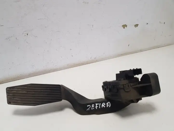 Opel Zafira A (1999 - 2003) 9202341 Педаль акселератора — фото 3