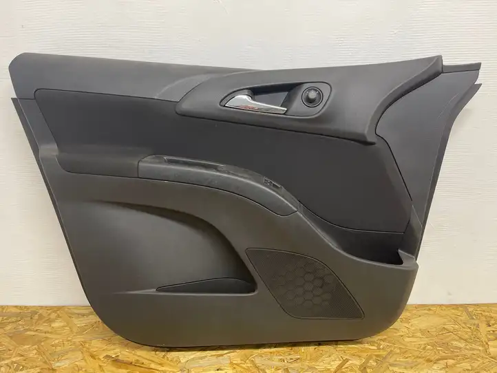 Opel Meriva B (2010 - 2014) 13313021 Обшивка передней двери — фото 1