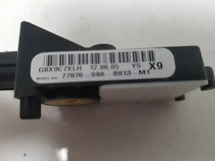 Honda CR-V (2006 - 2009) 77970S9AB813M1 Датчик удара SRS — фото 4