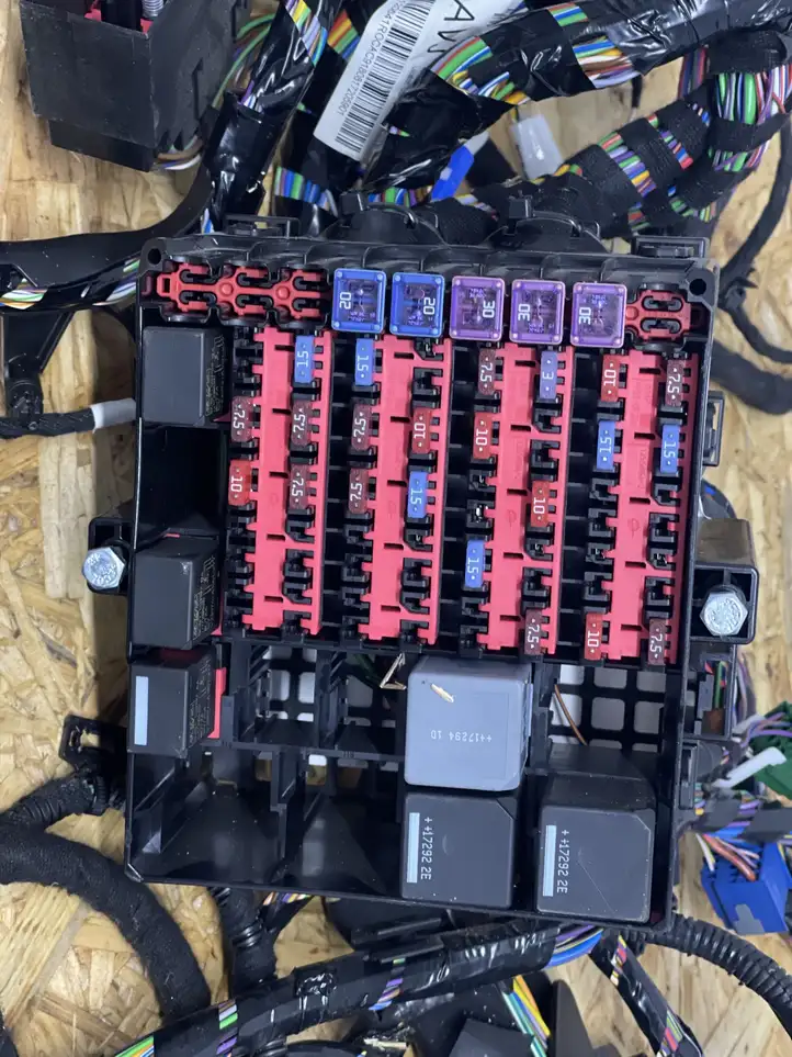 Ford B-MAX (2012 - 2018) AV1T14A005AVJ Прочая электропроводка — фото 3
