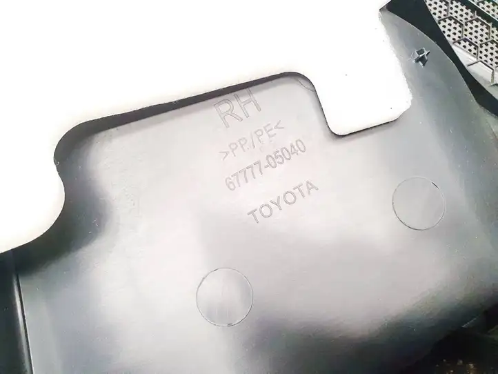 Toyota Avensis T270 (2012 - 2015) 6777705040 Обшивка передней двери — фото 3