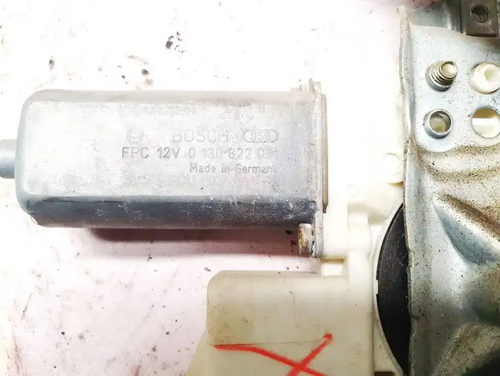 Toyota Corolla E120 E130 (2004 - 2007) 0130822031 Стеклоподъемник задней двери — фото 2