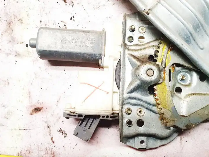Toyota Corolla E120 E130 (2004 - 2007) 0130822031 Стеклоподъемник задней двери — фото 3