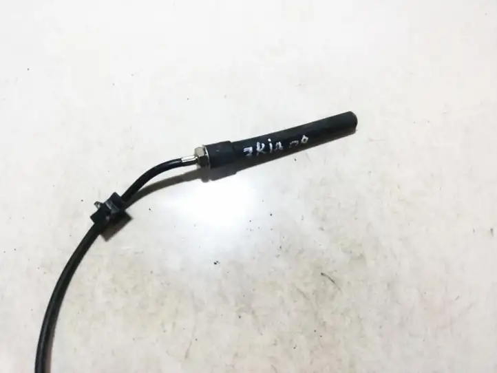 Kia Ceed (2006 - 2010) GPS антенна — фото 2