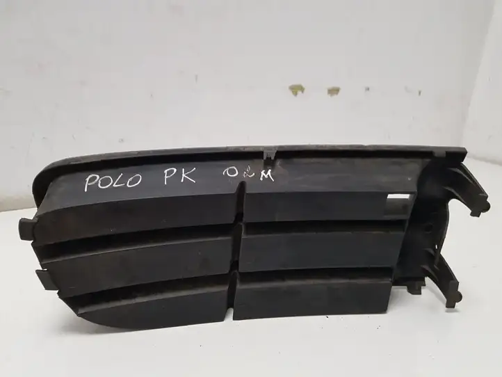 Volkswagen Polo (2001 - 2005) 6Q0853665 Нижняя решетка переднего бампера — фото 2