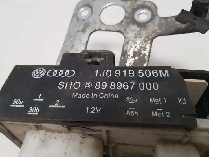 Volkswagen Polo (2001 - 2005) 1J0919506M Реле вентилятора охлаждения — фото 3