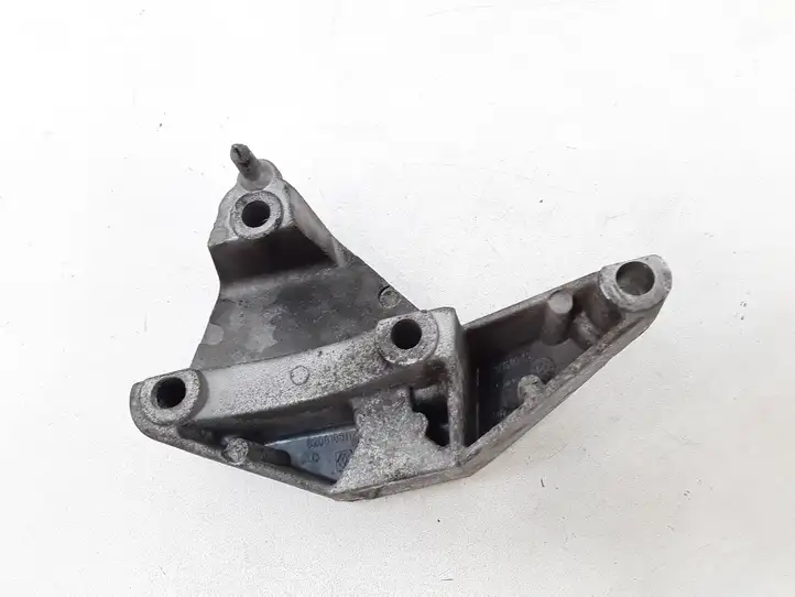 Nissan Almera N16 (2000 - 2010) Кронштейн двигателя — фото 1