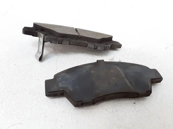Honda Civic IX (2011 - 2017) Передние тормозные колодки — фото 2