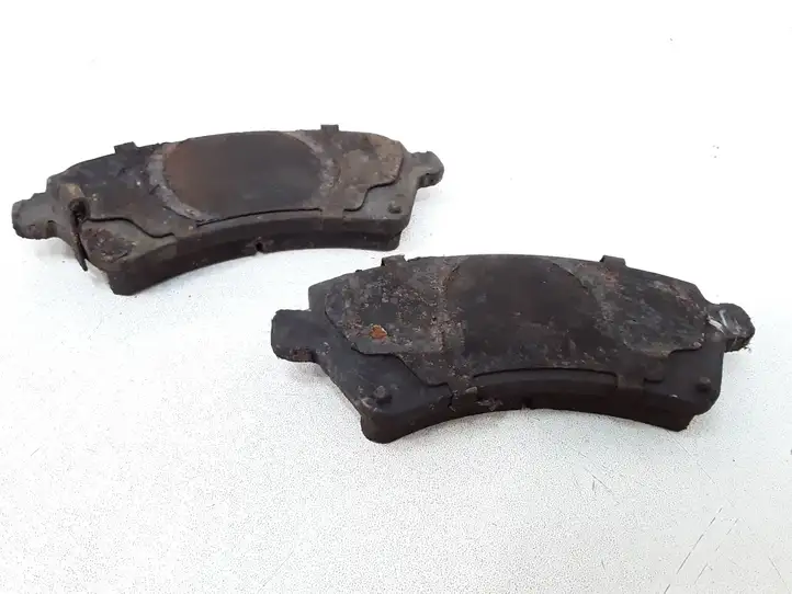 Toyota Corolla E120 E130 (2004 - 2007) Передние тормозные колодки — фото 2
