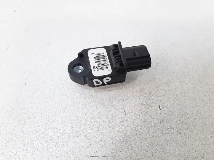 Toyota Avensis T250 (2006 - 2009) 8983102020 Датчик удара SRS — фото 1