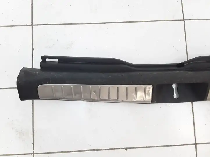 Toyota Avensis T250 (2006 - 2009) 5838705090 Отделка порога багажника — фото 3
