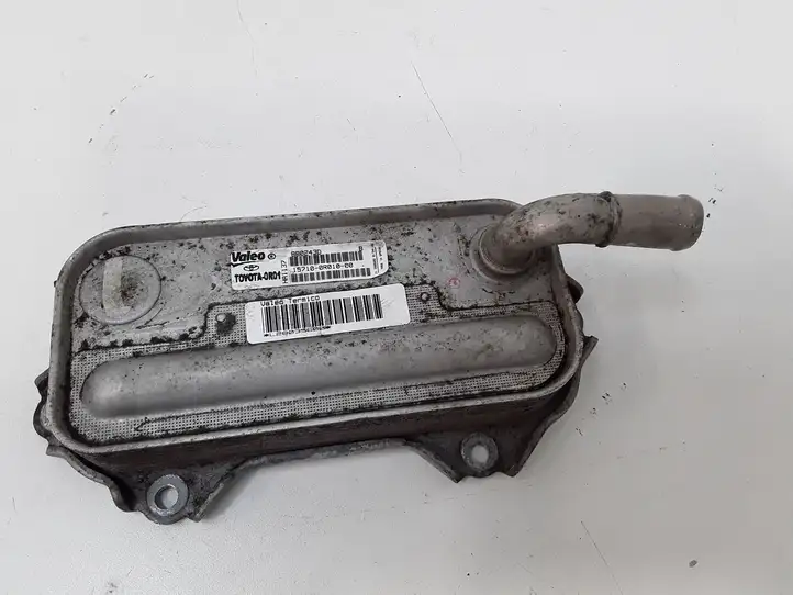 Toyota Avensis T250 (2006 - 2009) 157100R010 Кронштейн масляного фильтра — фото 1