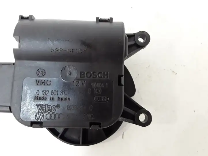 Audi A4 S4 B6 8E 8H (2000 - 2006) 0132801310 Двигатель задвижки потока воздуха — фото 3