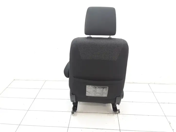 Toyota Corolla Verso AR10 (2004 - 2009) Переднее сиденье пассажира — фото 3