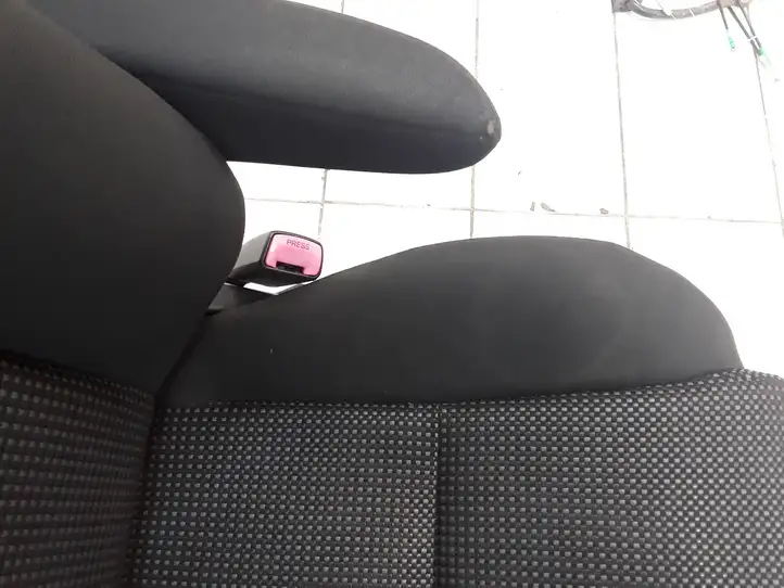 Toyota Corolla Verso AR10 (2004 - 2009) Переднее сиденье пассажира — фото 7