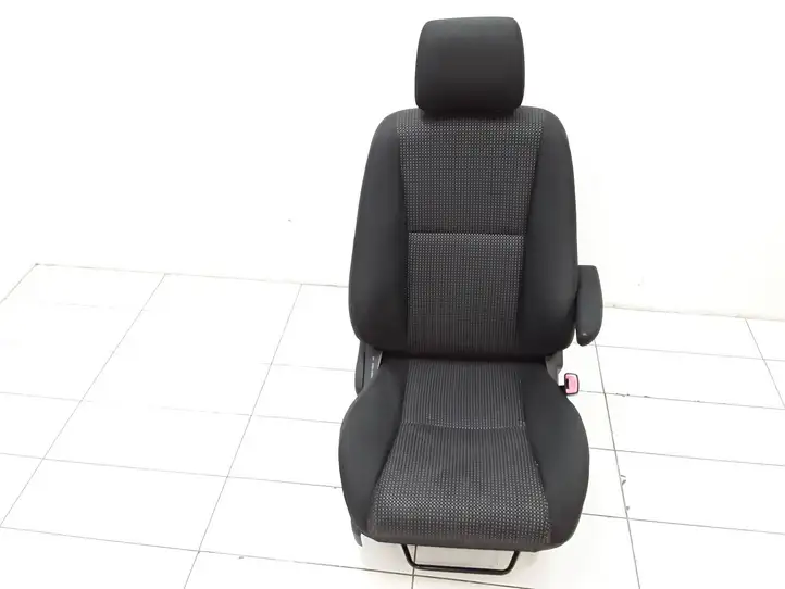 Toyota Corolla Verso AR10 (2004 - 2009) Переднее сиденье пассажира — фото 1