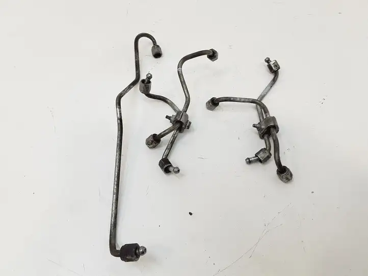 Toyota Corolla Verso AR10 (2004 - 2009) Трубка топливной системы — фото 1
