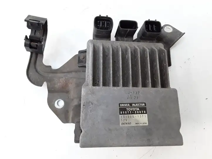 Toyota Corolla Verso AR10 (2004 - 2009) 8987120070 Блок управления форсунками — фото 1