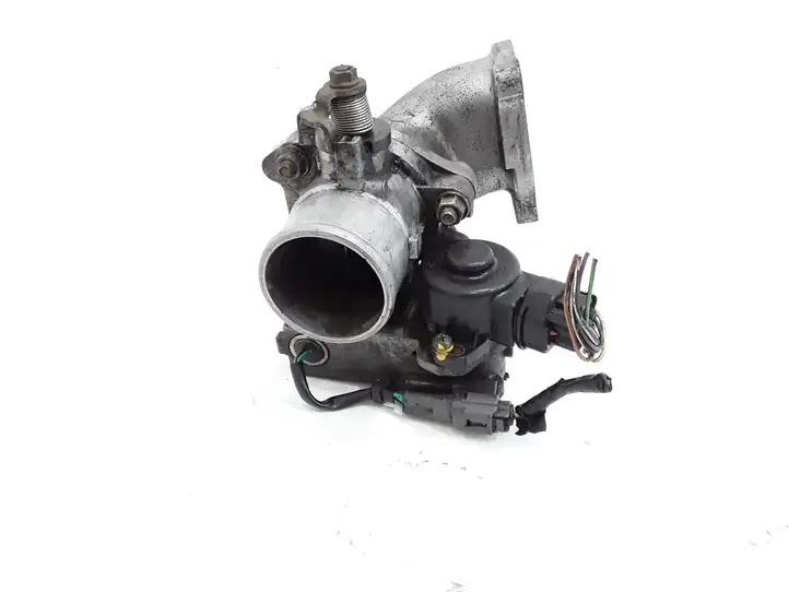 Toyota Corolla Verso E121 (2004 - 2007) 27020E10 Дроссельная заслонка — фото 1
