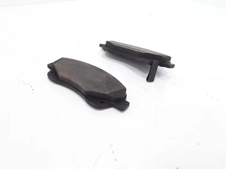 Toyota Corolla Verso E121 (2004 - 2007) Передние тормозные колодки — фото 2