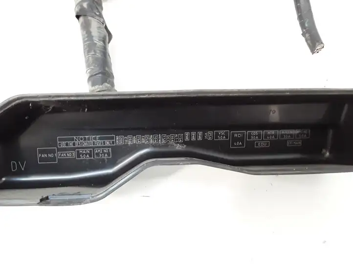 Toyota Corolla Verso E121 (2004 - 2007) Блок предохранителей — фото 4