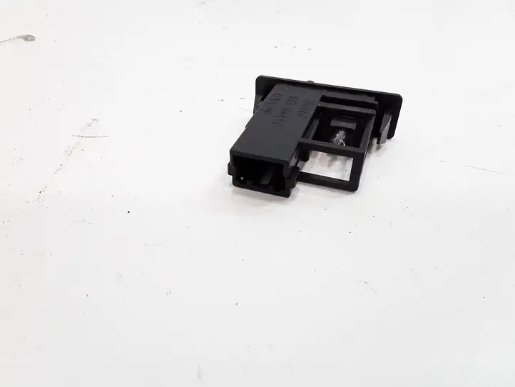 Toyota Avensis T250 (2003 - 2006) 8126033030 Лампа подсветки бардачка — фото 2