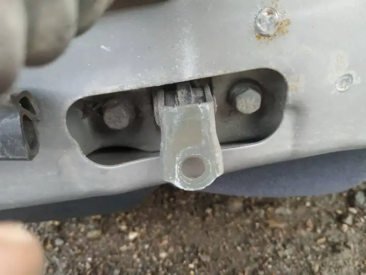 Nissan Primera (2001 - 2008) Ограничитель задней двери — фото 1