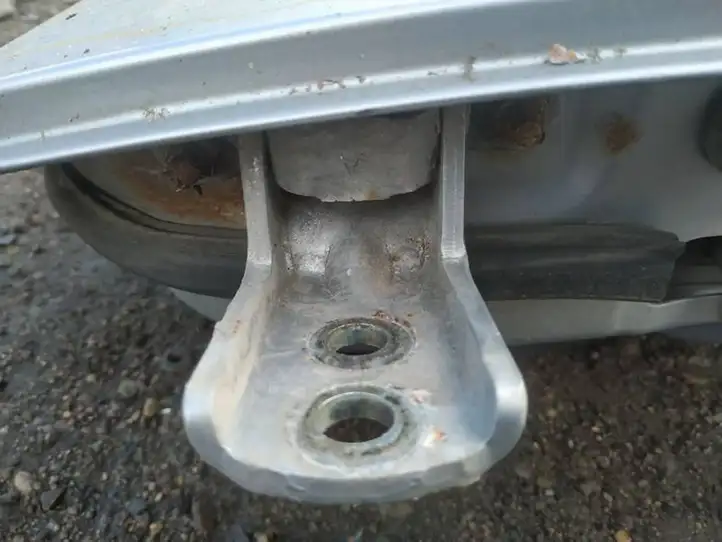 Nissan Primera (2001 - 2008) Нижняя петля задней двери — фото 2