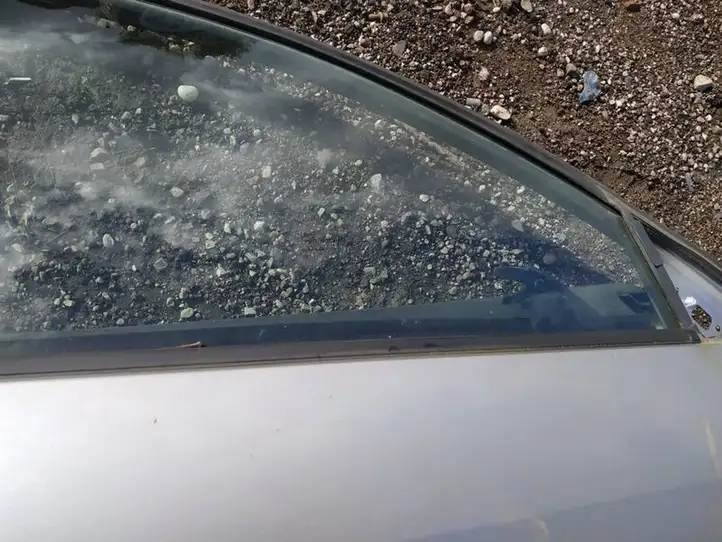 Nissan Primera (2001 - 2008) Накладка стекла передней двери — фото 3