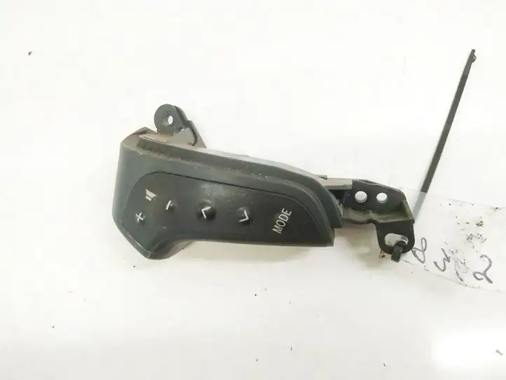 Toyota Avensis T250 (2003 - 2006) 75B070 Кнопки на рулевом колесе — фото 1