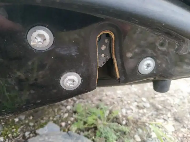 Toyota Corolla E120 E130 (2000 - 2004) Замок задней двери — фото 2