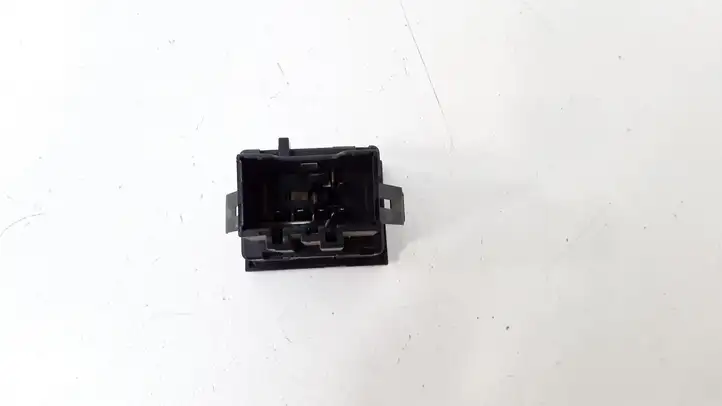 Skoda Fabia Mk1 (6Y) (1999 - 2007) 6Y0959621 Кнопка обогрева стекла — фото 3
