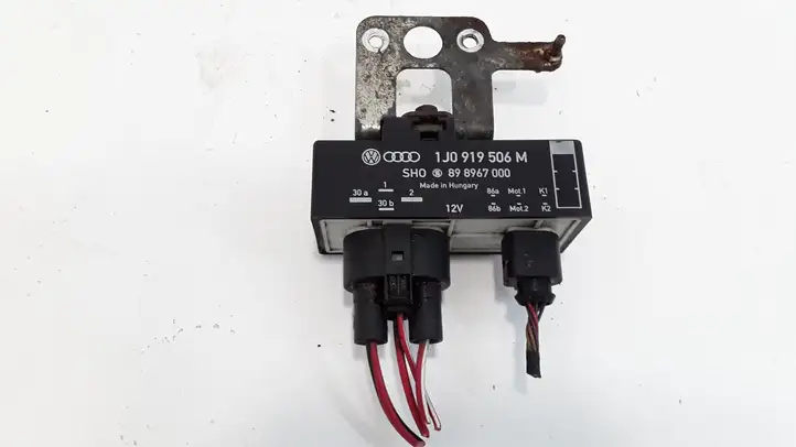 Skoda Fabia Mk1 (6Y) (1999 - 2007) 1J0919506M Реле вентилятора охлаждения — фото 1